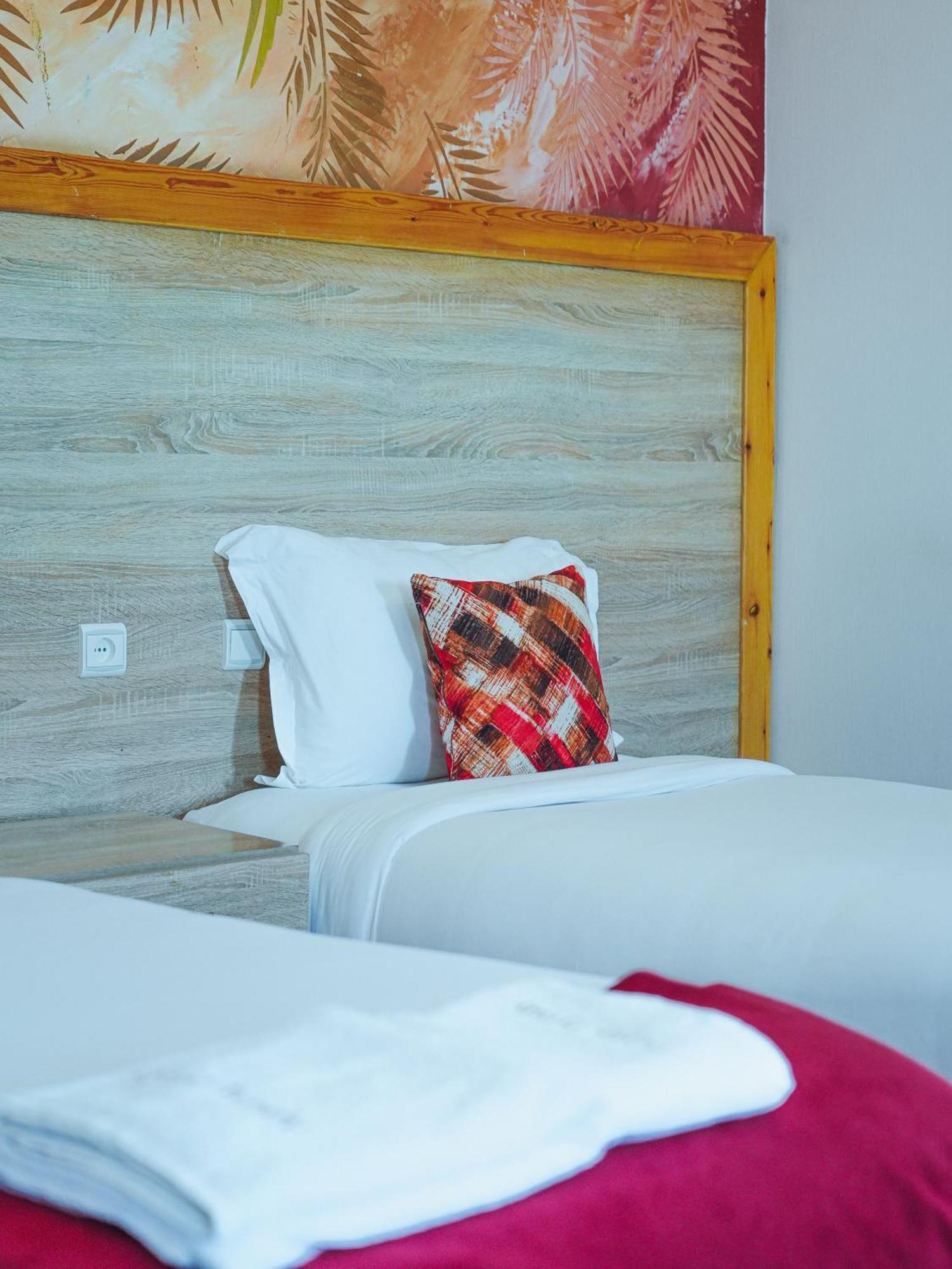 Fyndy Hotel Дакла Екстериор снимка
